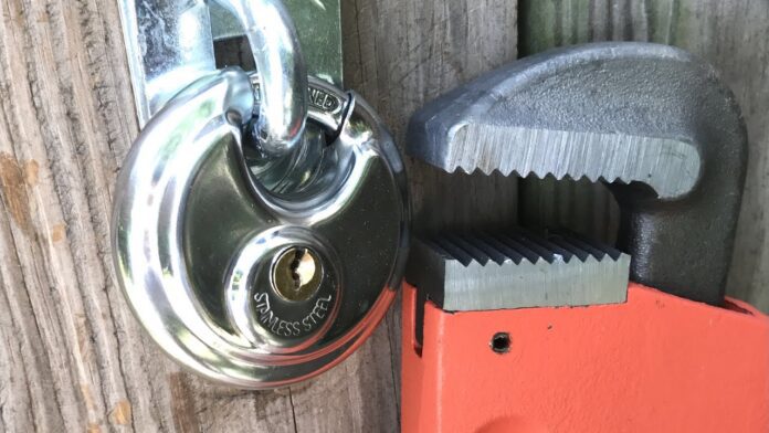 open a disc lock without key